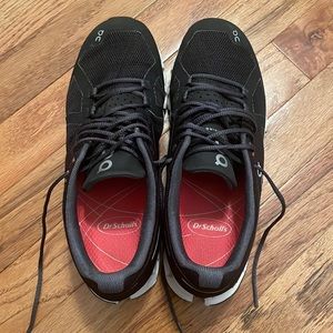 Black on White OnClouds Cloud 5 7.5